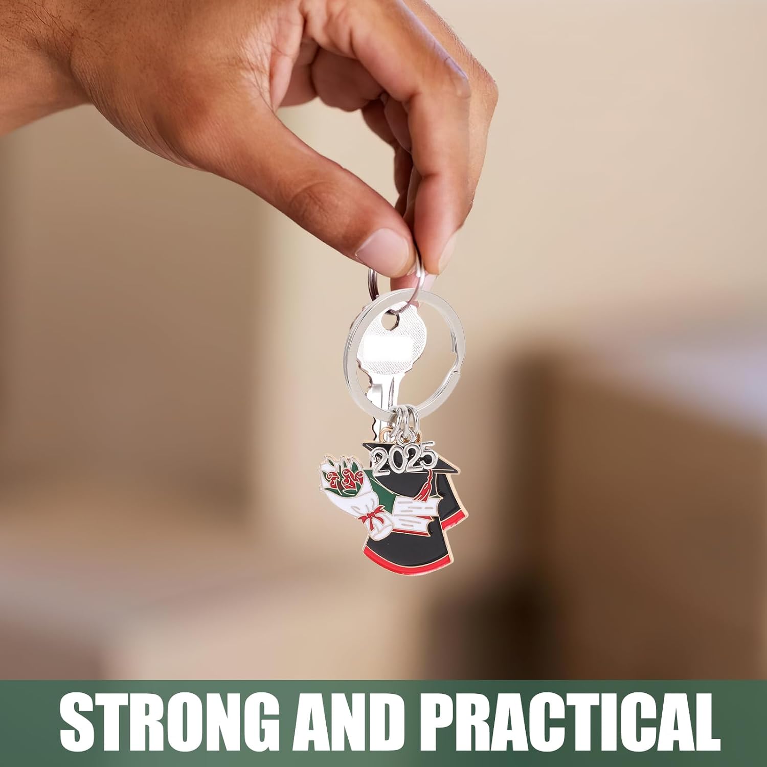 LUOZZY 2 Pcs Graduation Keychain Keepsake Gift