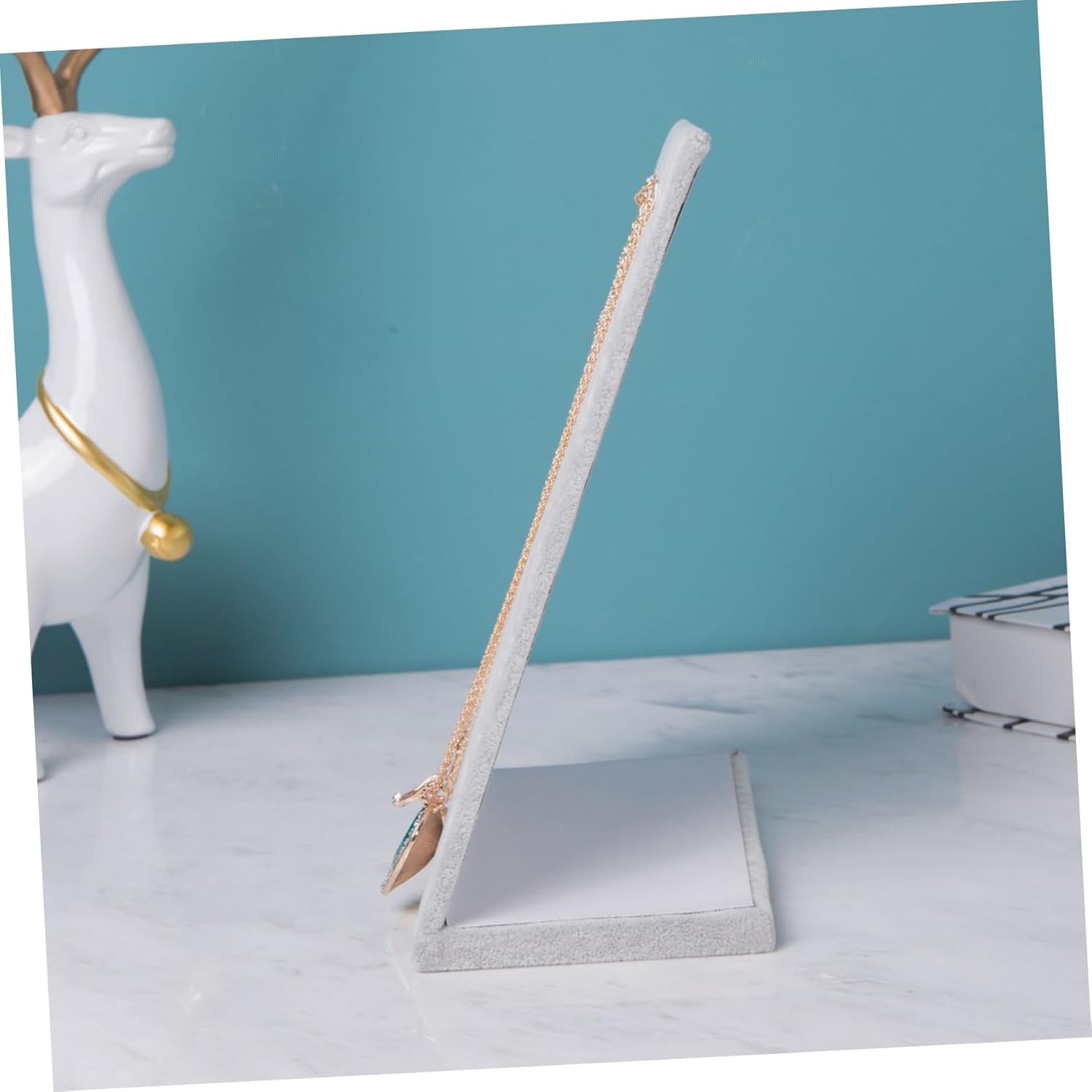 Holibanna 2pcs Flannelette Earring Holder Display Stand