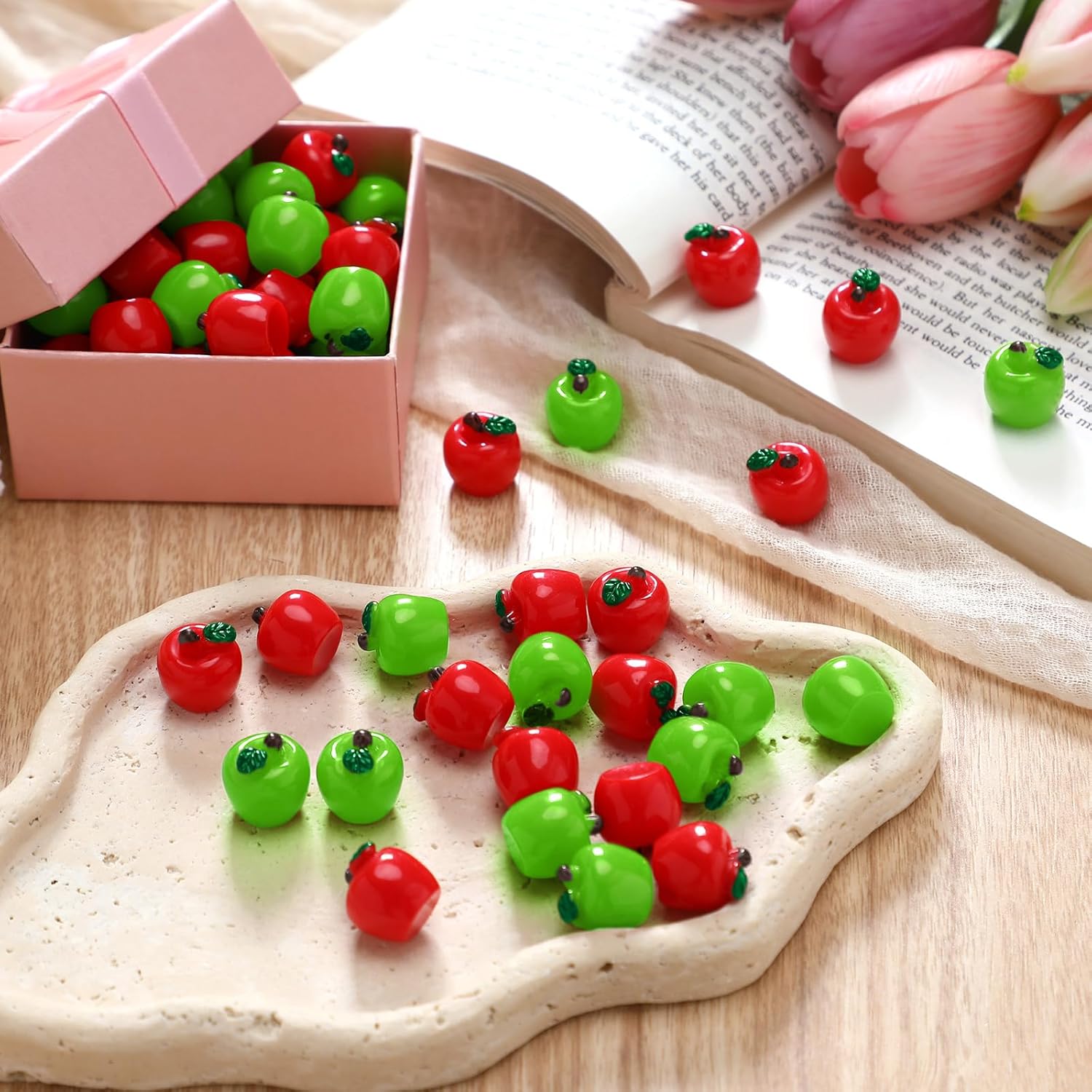 Daifunli 60 Pcs Mini Resin Apple Embellishments