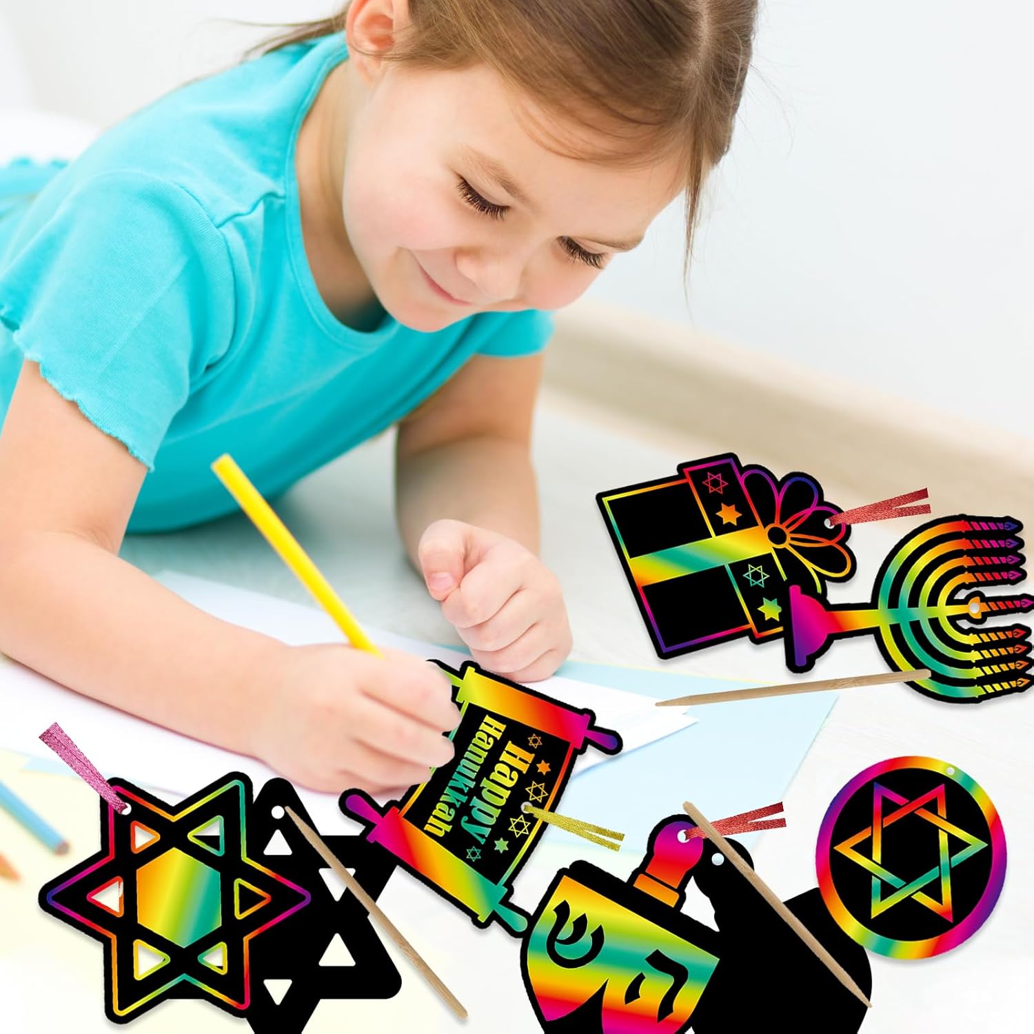 24 Piece Hanukkah Scratch Art Magic Rainbow Cards Set